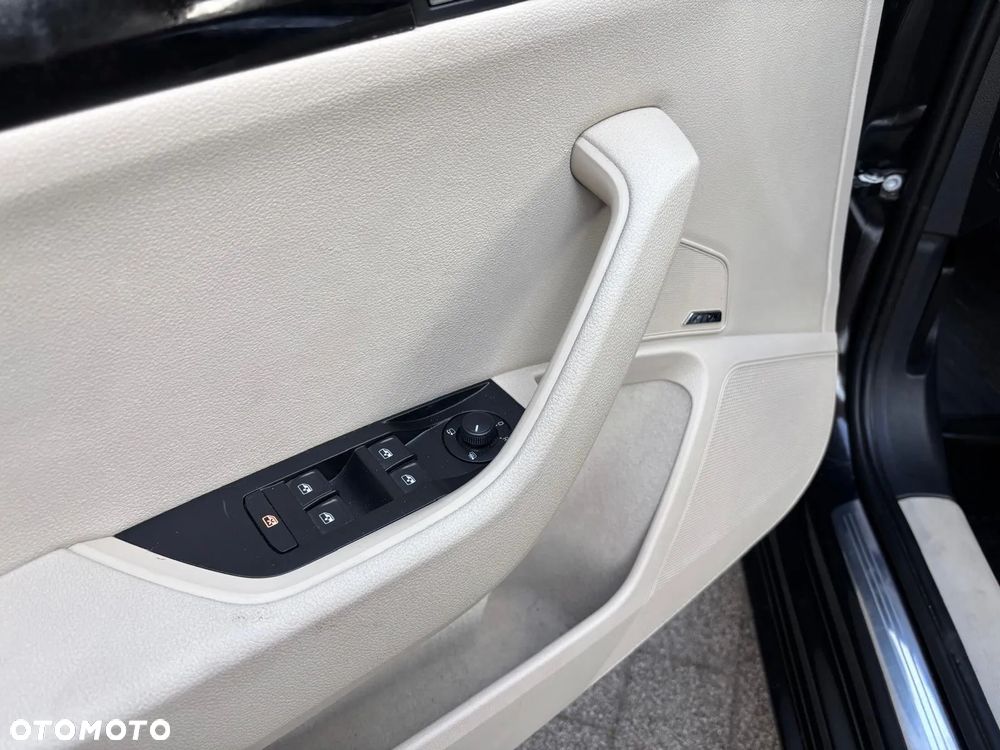 Skoda Superb 2.0 TDI L&K - 27