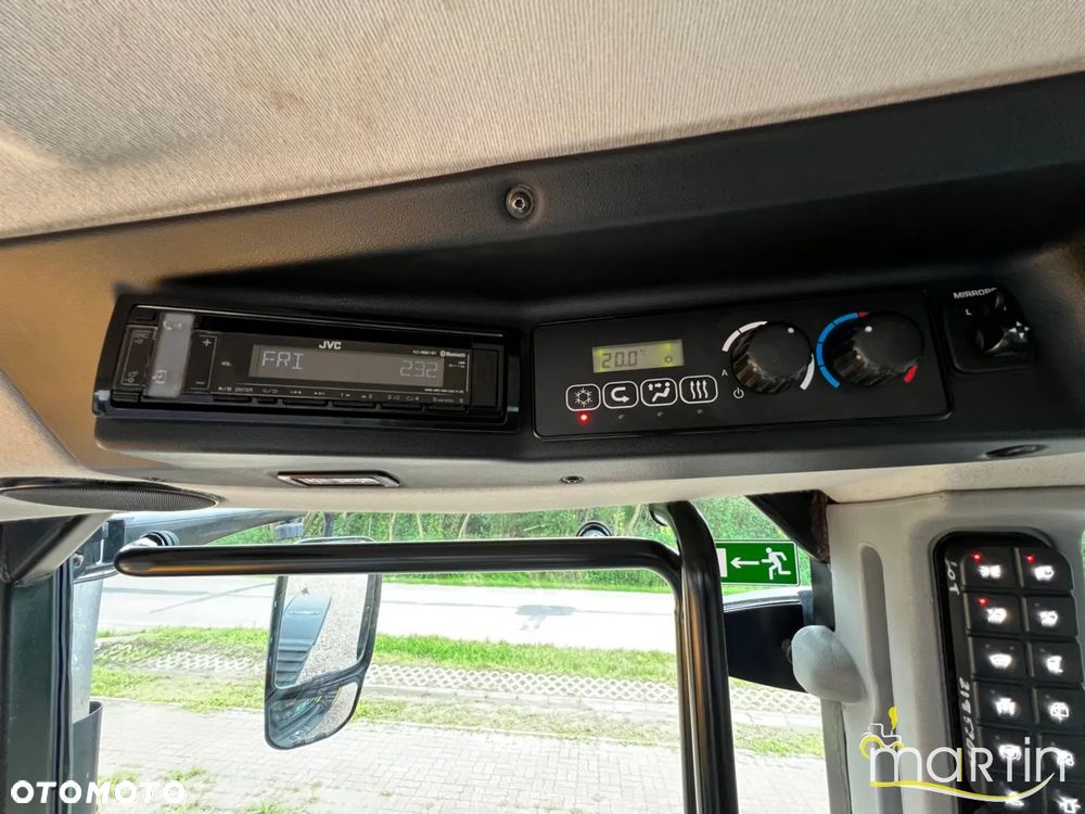 JCB Fastrac 4220 - 12