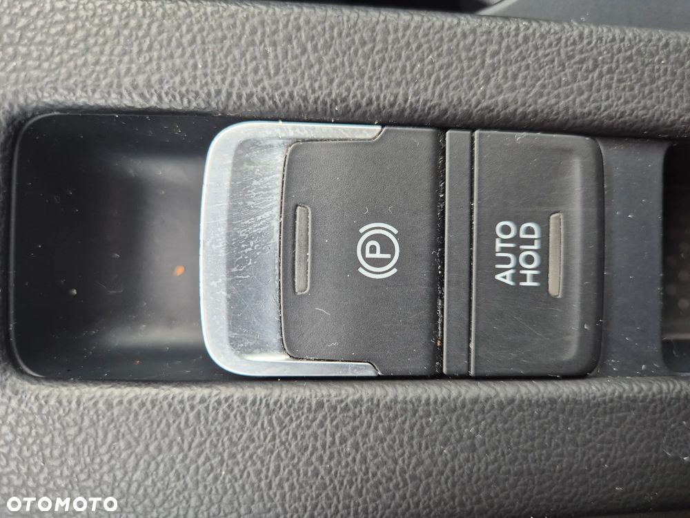 Volkswagen Passat 2.0 TDI (BlueMotion Technology) Highline - 19
