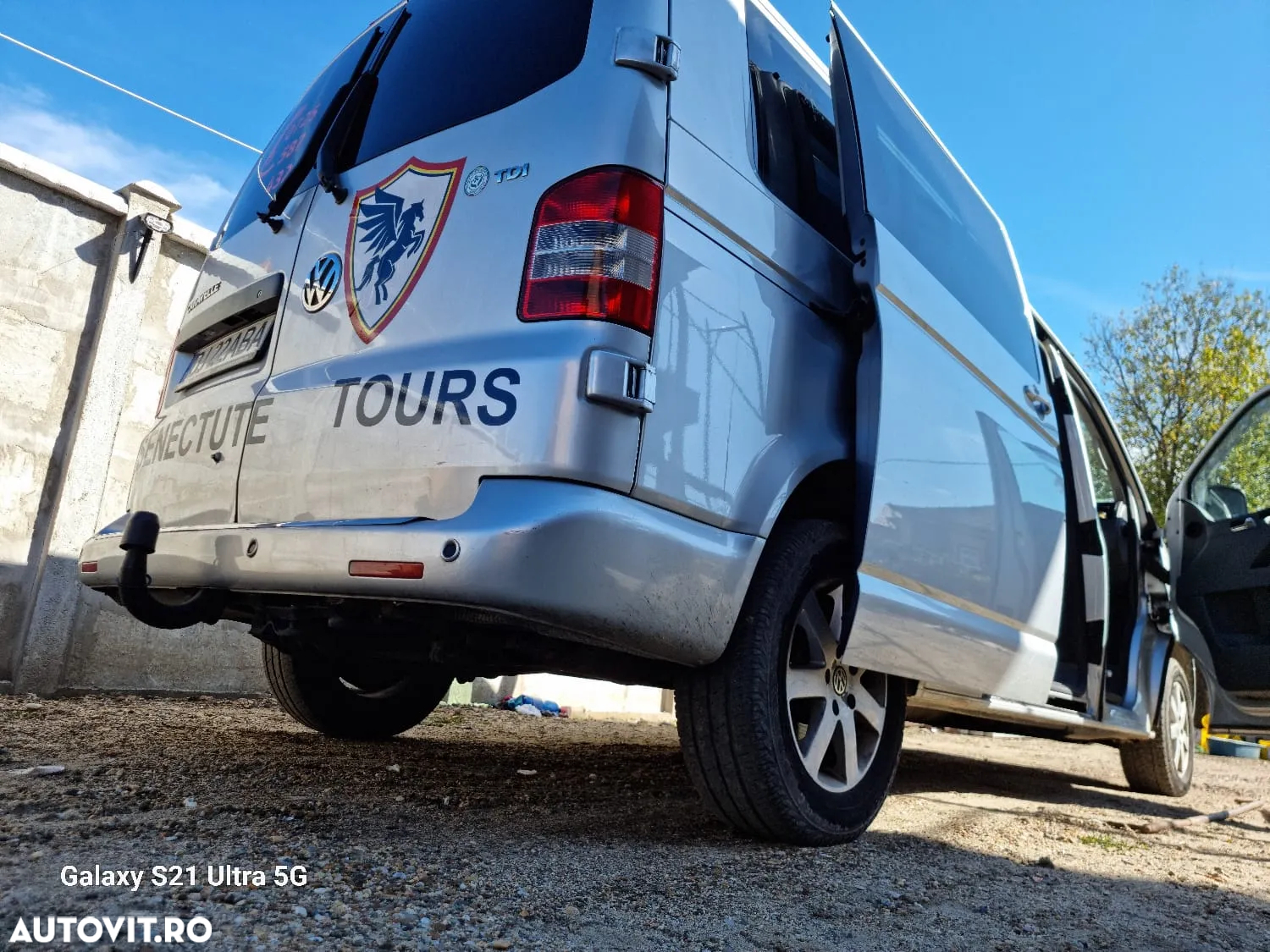 Volkswagen Caravelle - 10