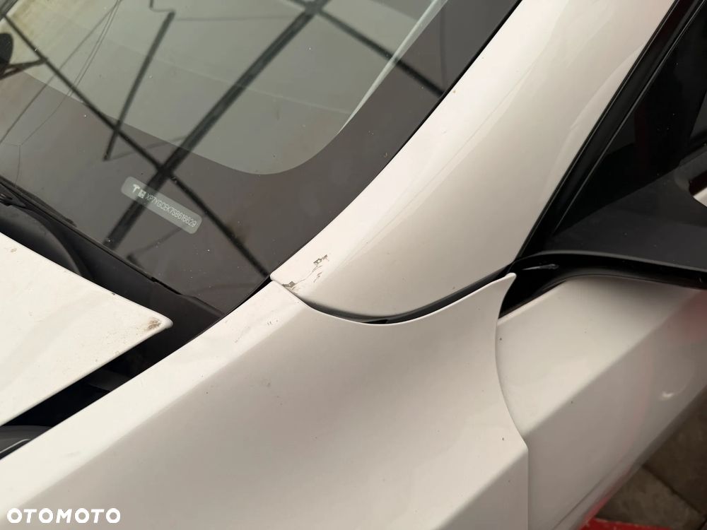Tesla Model Y Long Range Dual Motor AWD - 8