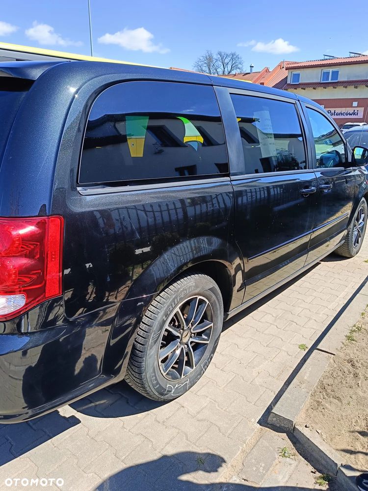 Dodge Grand Caravan 3.6 R/T - 11