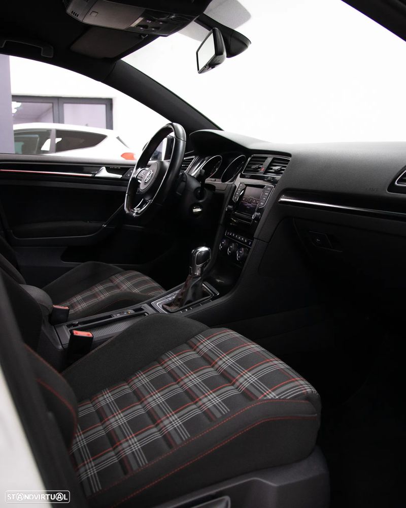 VW Golf 2.0 TSi GTi DSG Performance - 19