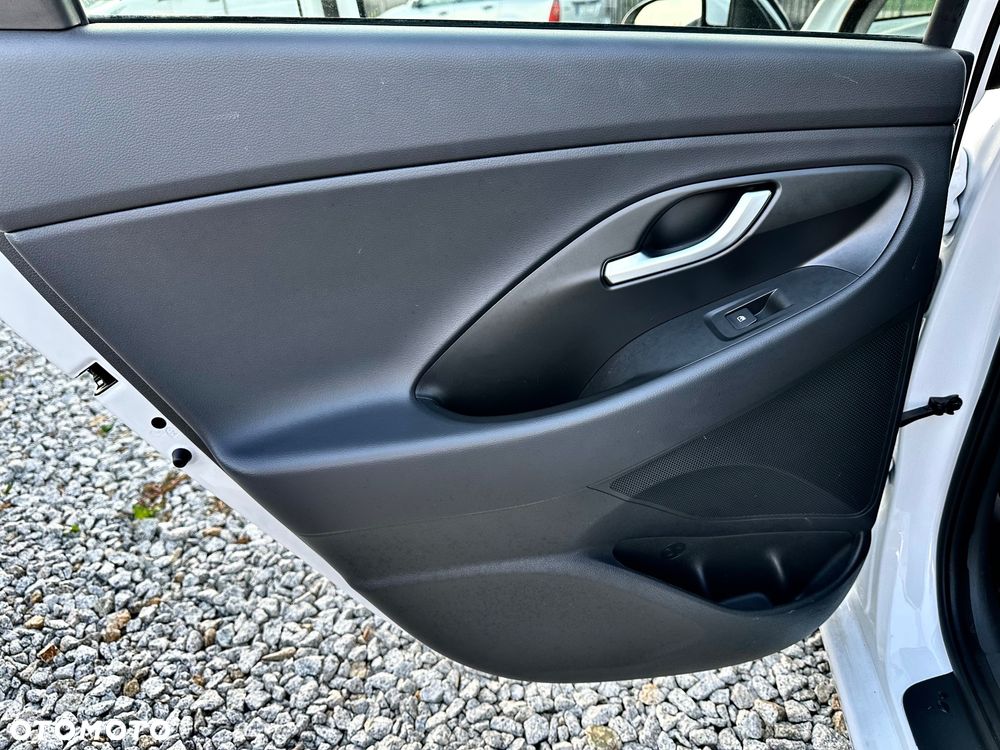 Hyundai i30 1.5 T-GDI 48V Executive - 17