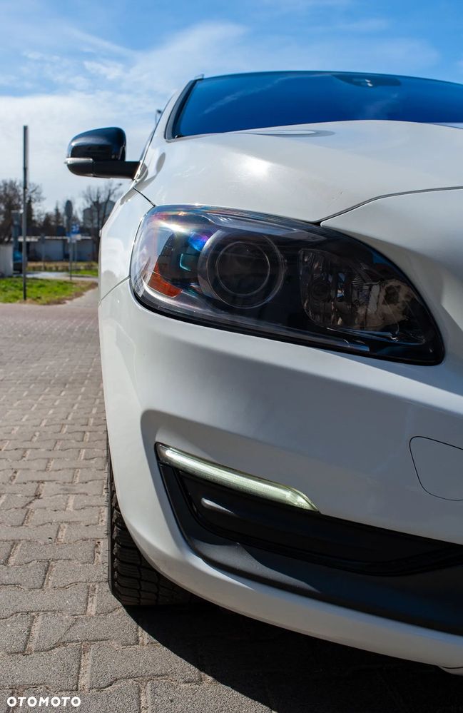 Volvo V60 T6 AWD Summum - 11