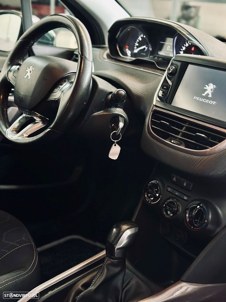 Peugeot 2008 1.2 PureTech Style - 7