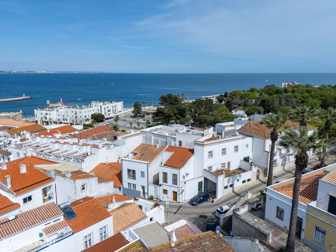 ACOLHEDORA MORADIA COM VISTA MAR PARA VENDA NO CENTRO HISTÓRICO DE LAG - Grande imagem: 2/27
