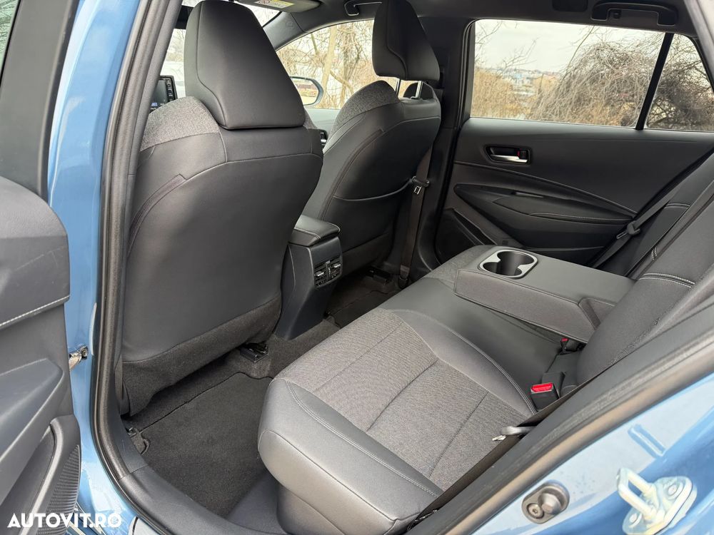 Toyota Corolla 1.8 HSD Business - 14