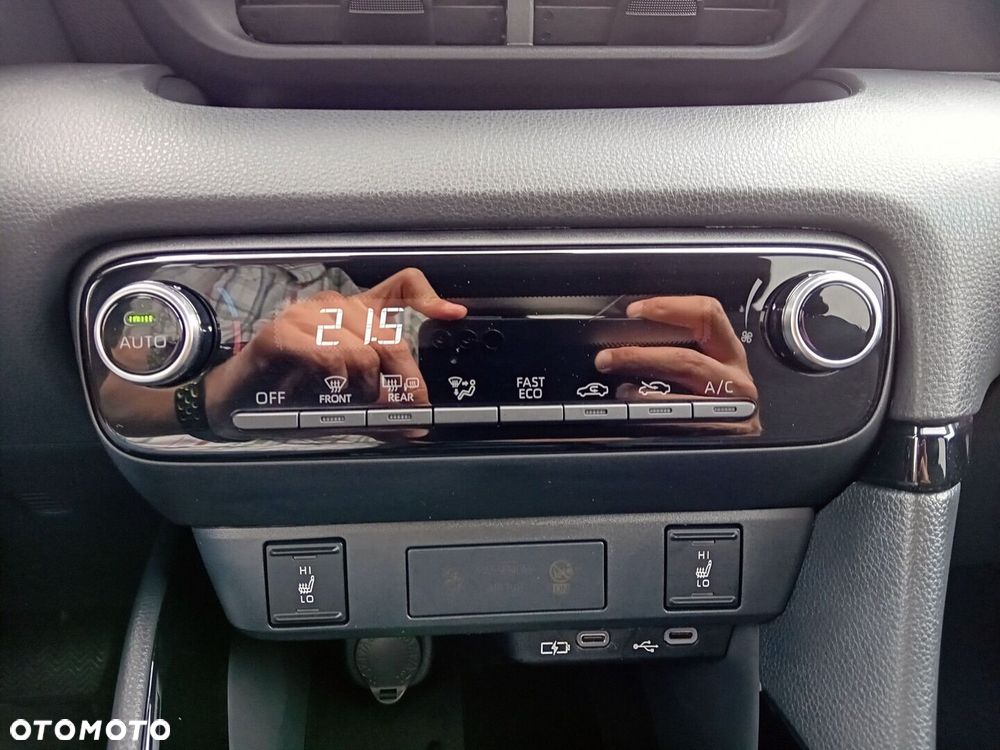 Toyota Yaris Hybrid 1.5 Style - 17