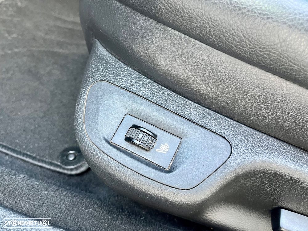 Peugeot 407 SW 2.2 HDi SE Navteq - 42