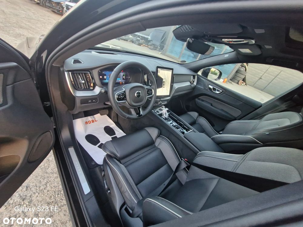Volvo XC 60 T8 AWD Recharge Ultimate Black Edition - 9