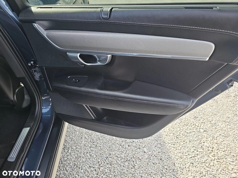 Volvo V90 Cross Country B5 B AWD Plus - 23