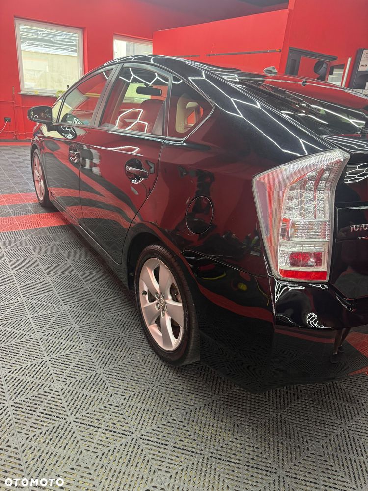 Toyota Prius - 3
