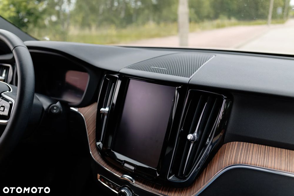 Volvo XC 60 B4 B Plus Bright - 38