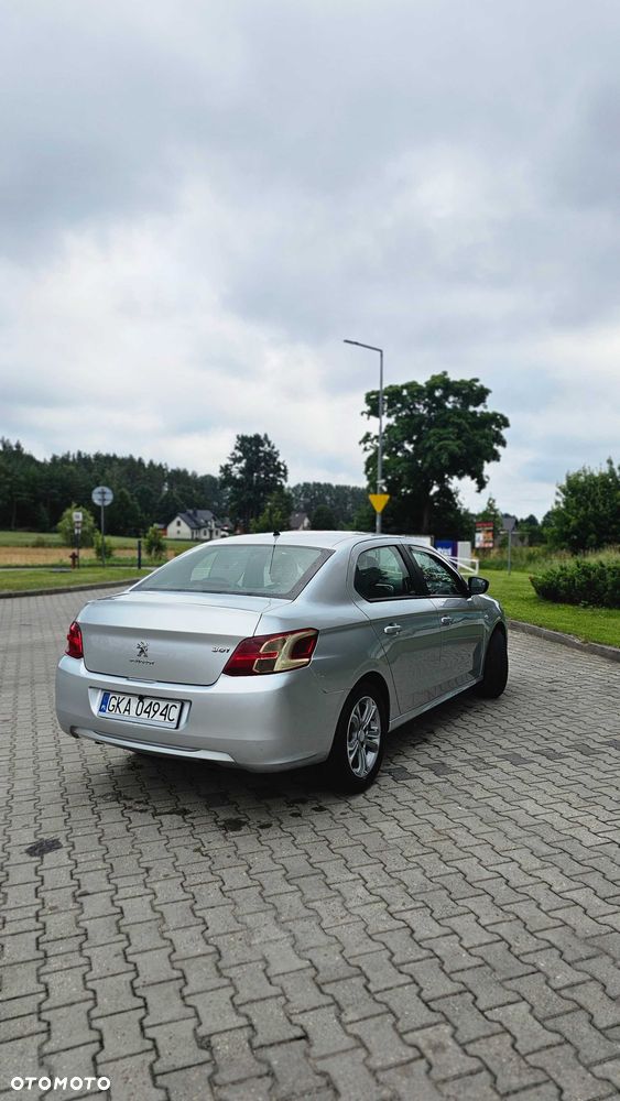 Peugeot 301 - 4