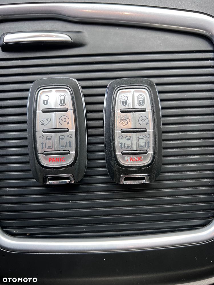 Chrysler Pacifica - 20