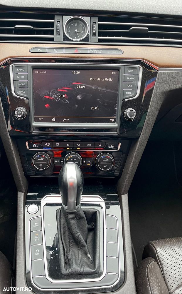 Volkswagen Passat 2.0 TDI SCR 4Motion DSG Highline - 14