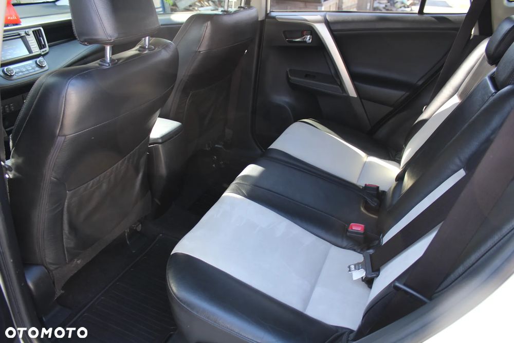 Toyota RAV4 2.0 D-4D Prestige - 17