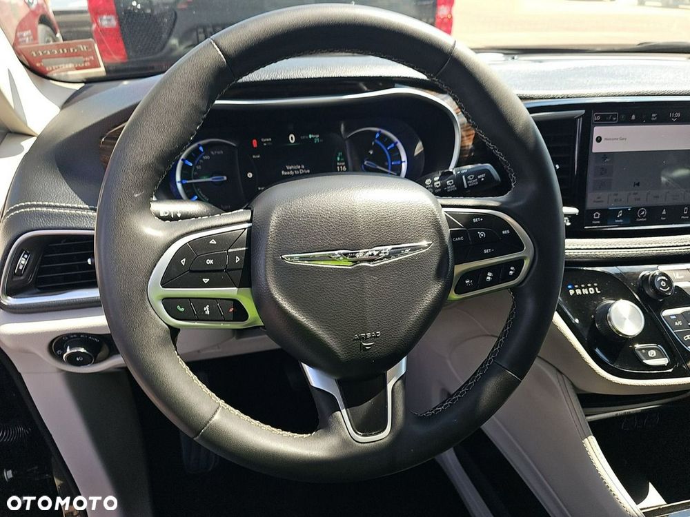Chrysler Pacifica - 8