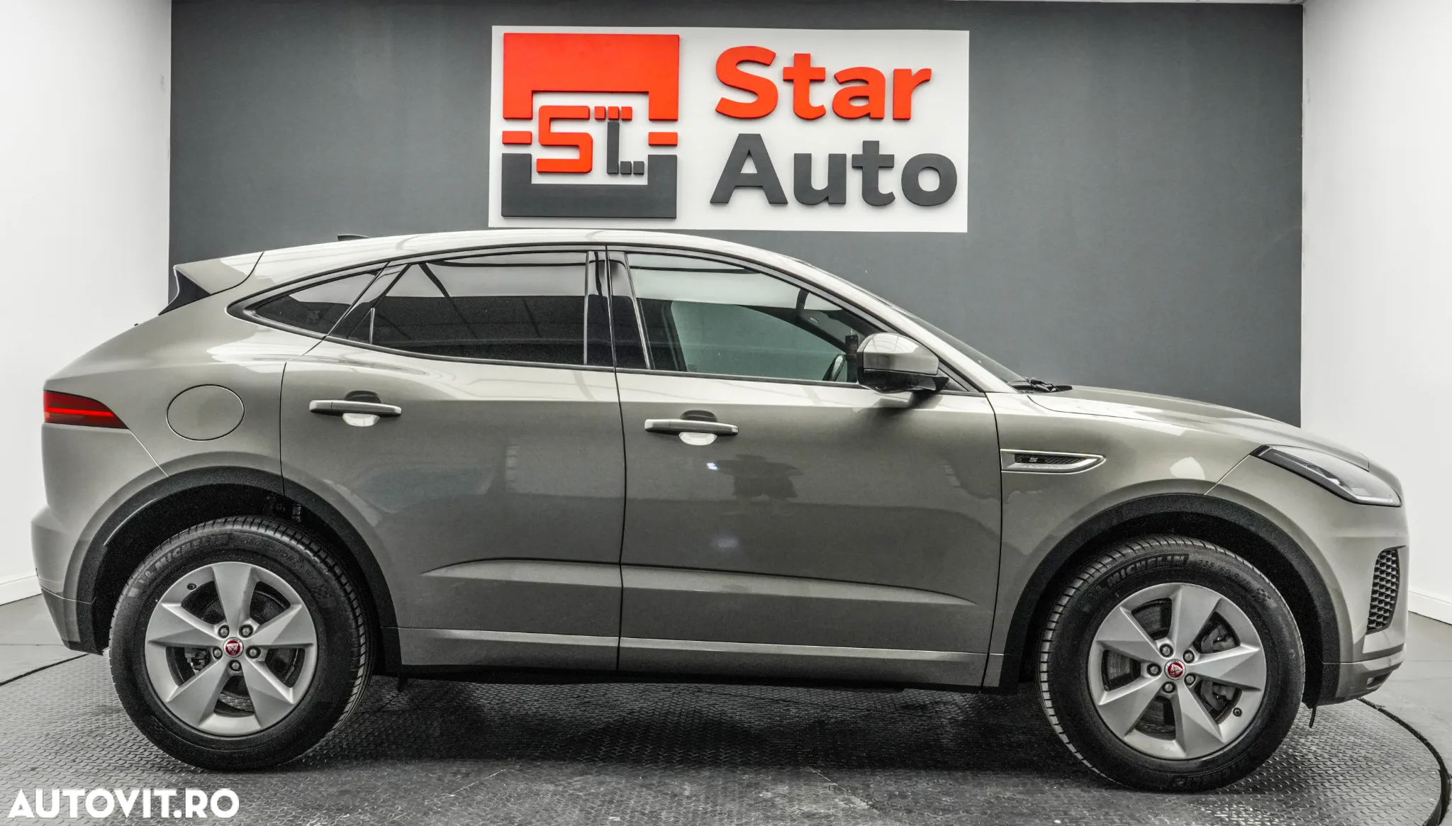 Jaguar E-Pace D240 AWD R-Dynamic S - 10