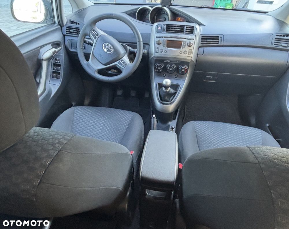 Toyota Verso - 8