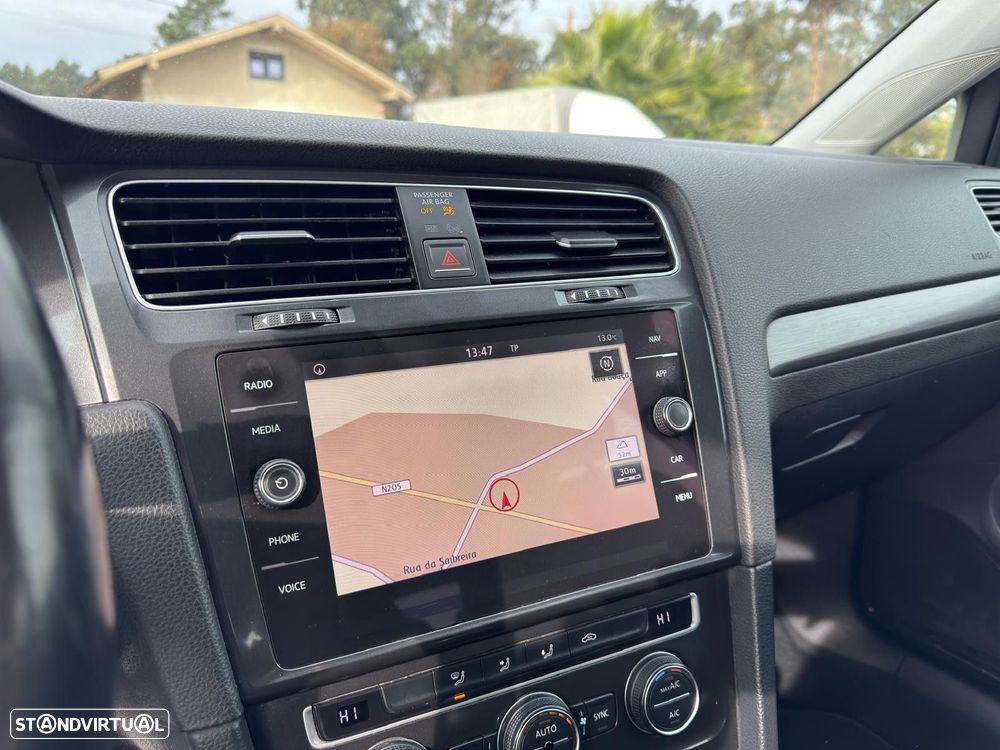 VW Golf 1.6 TDI Confortline - 23