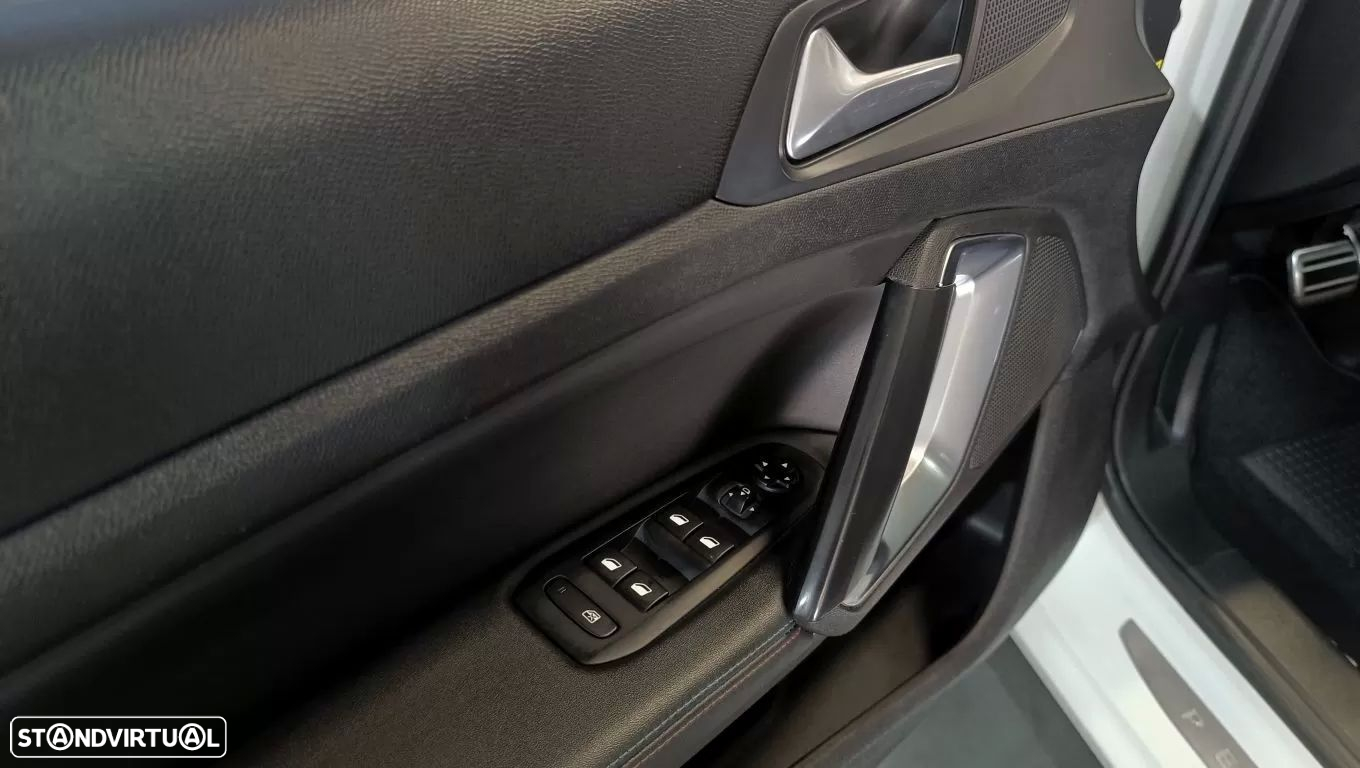 Peugeot 308 SW 1.5 BlueHDi Allure EAT8 - 24