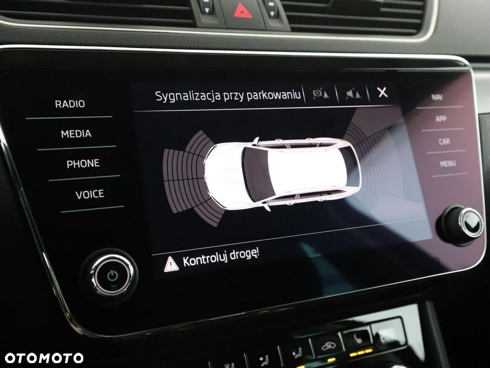 Skoda Superb 2.0 TDI SCR Style DSG - 25