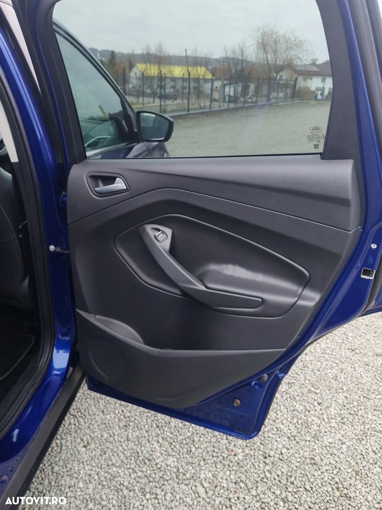 Ford Kuga 1.6 EcoBoost 2x4 Titanium - 25