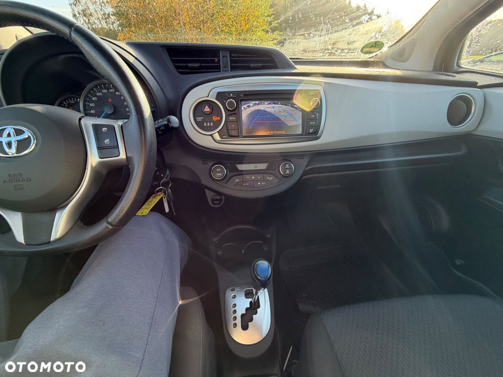 Toyota Yaris - 12