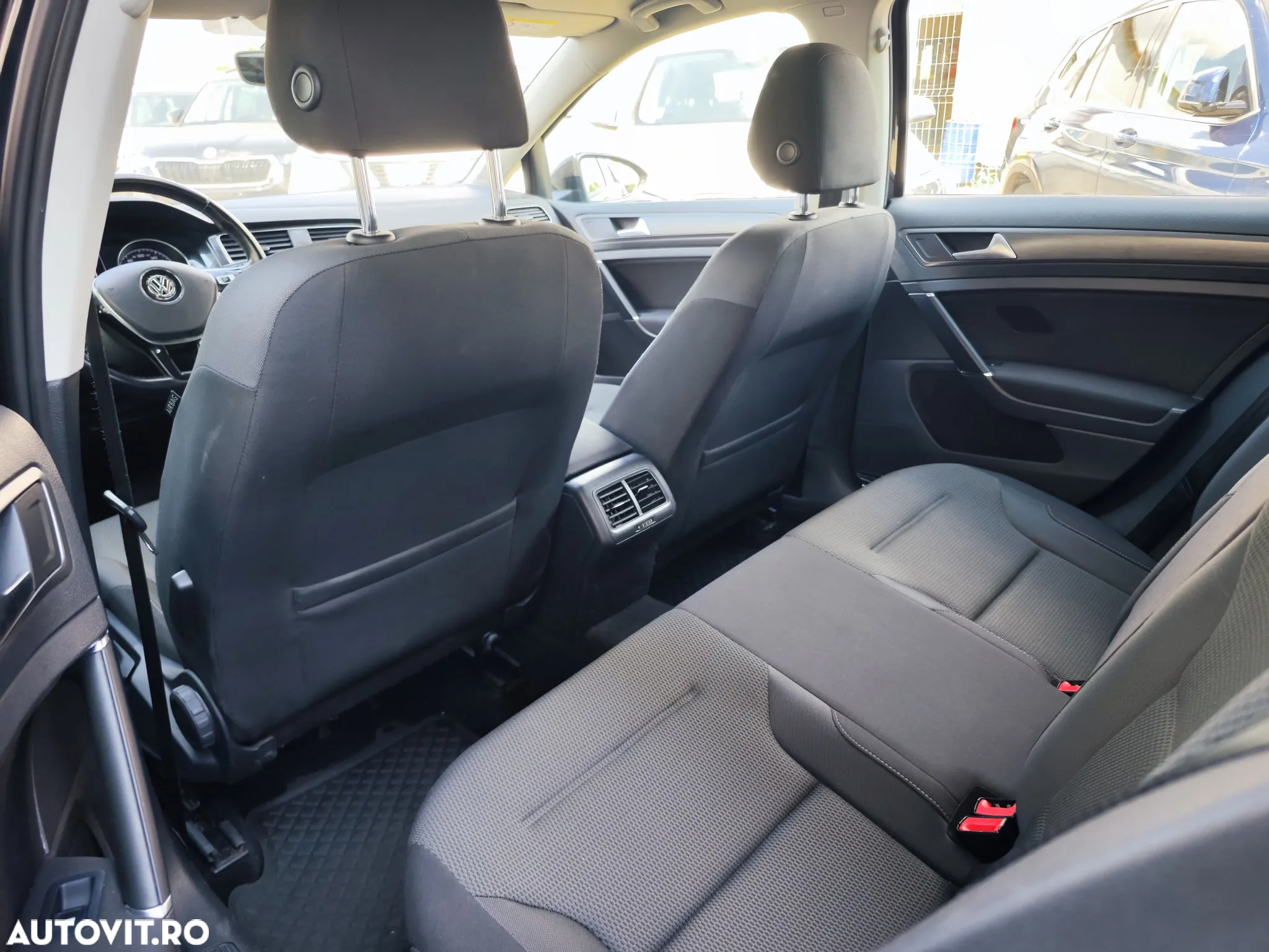 Volkswagen Golf 1.6 TDI DSG Comfortline - 12