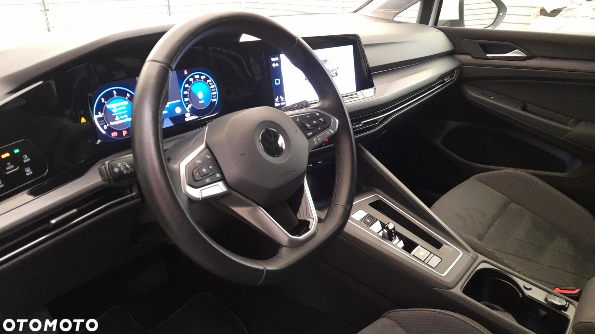 Volkswagen Golf VIII 2.0 TDI - 10