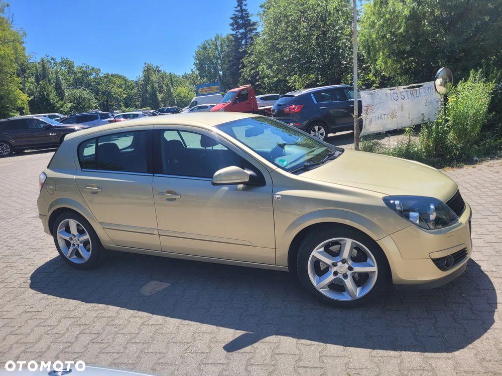 Opel Astra 2.0 Turbo Cosmo - 2