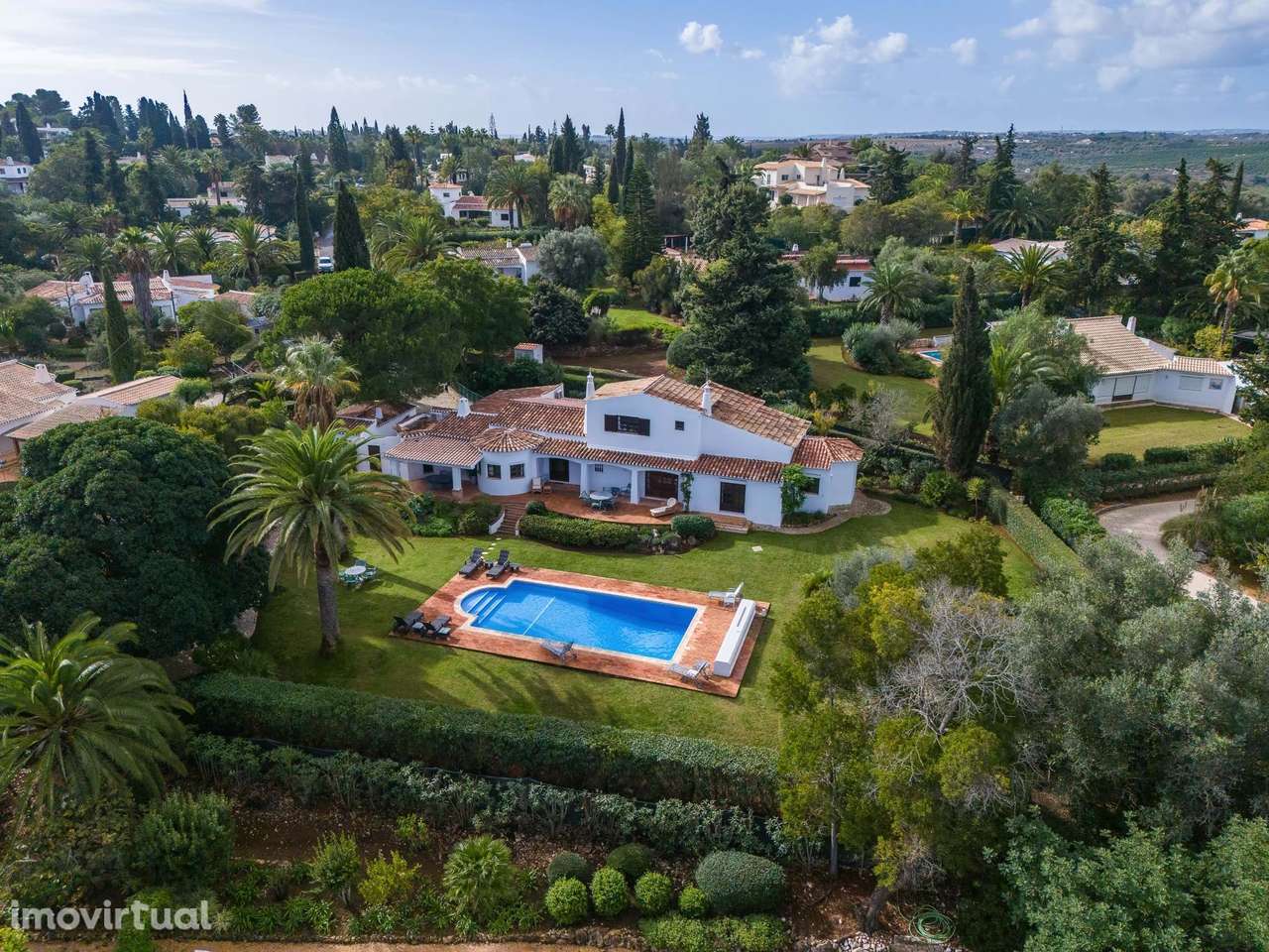 Deslumbrante Vila de 4 Quartos com Piscina Privada- Serra e Mar - Grande imagem: 2/51