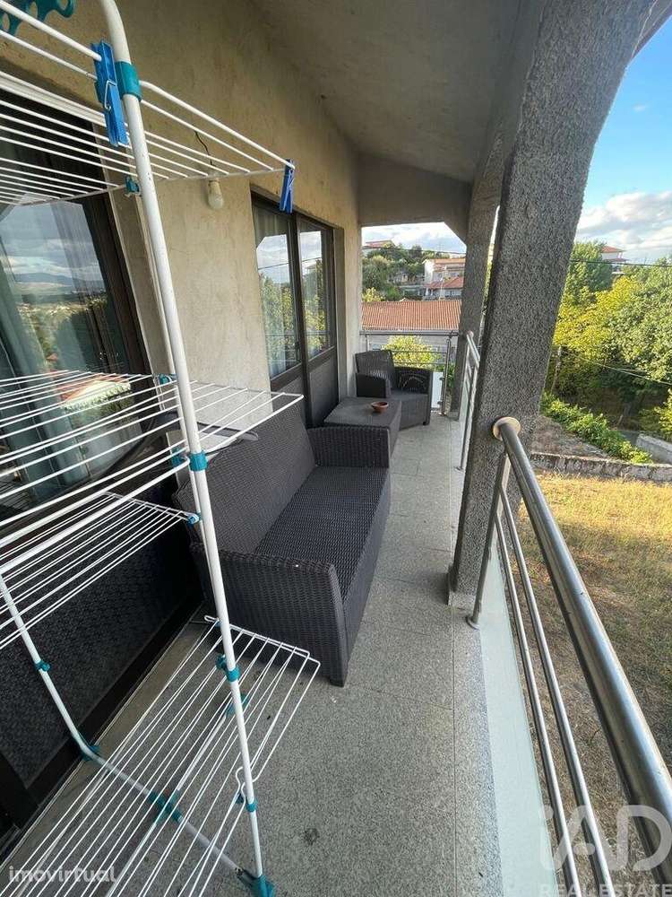 Moradia isolada T4 em Madalena e Samaiões de 248 m2 - Grande imagem: 2/21