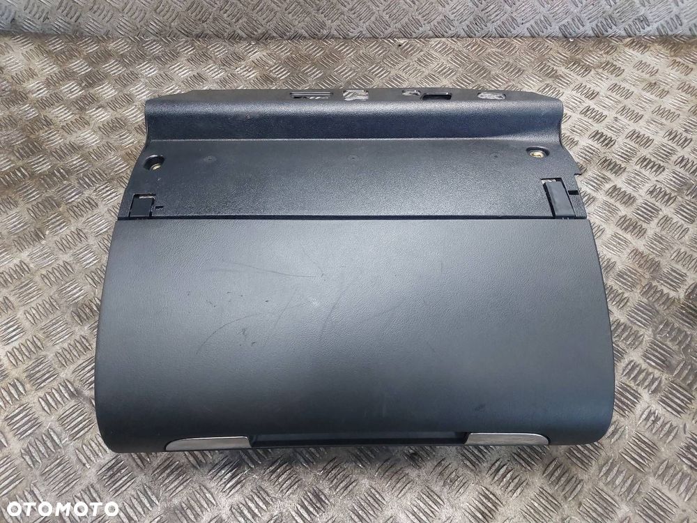 SCHOWEK PASAŻERA AUDI A3 8P 8P1857035G - 1