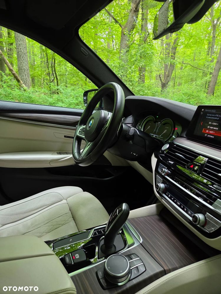 BMW Seria 5 530i xDrive M Sport sport - 22