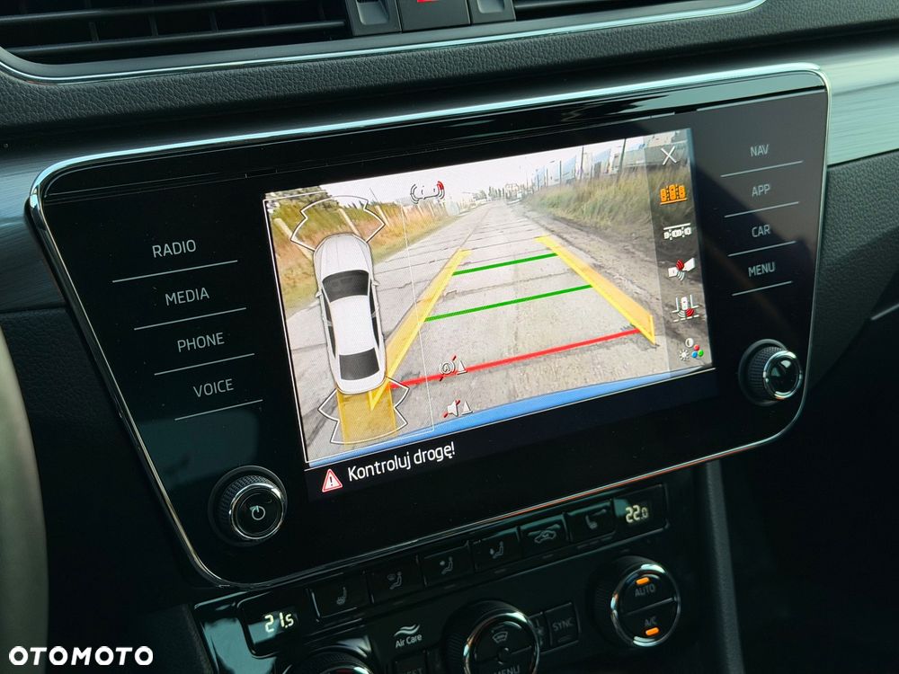 Skoda Superb 2.0 TDI SCR Style DSG - 23