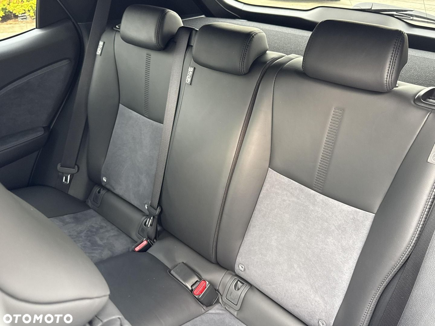 Lexus LBX 1.5 Hybrid Original Edition AWD - 18