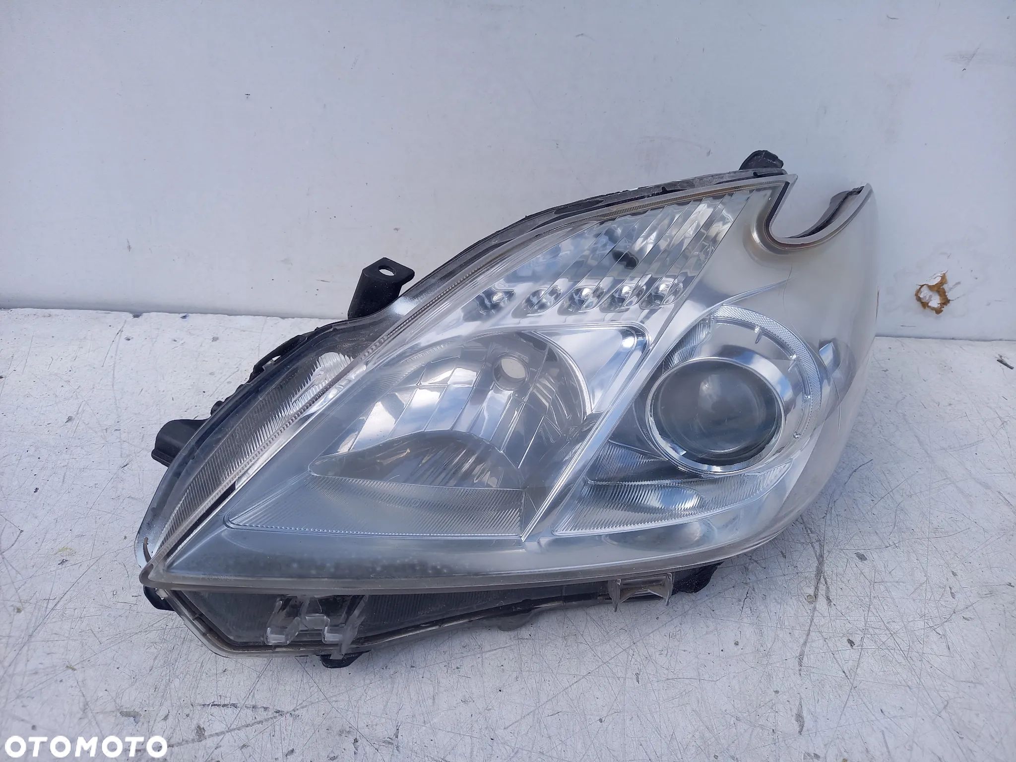 Lampa lewy przód Toyota Prius III EU - 1