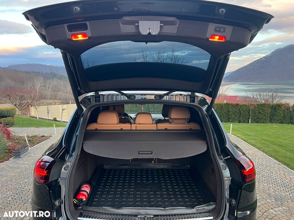 Porsche Cayenne S E-Hybrid Platinum Edition - 9