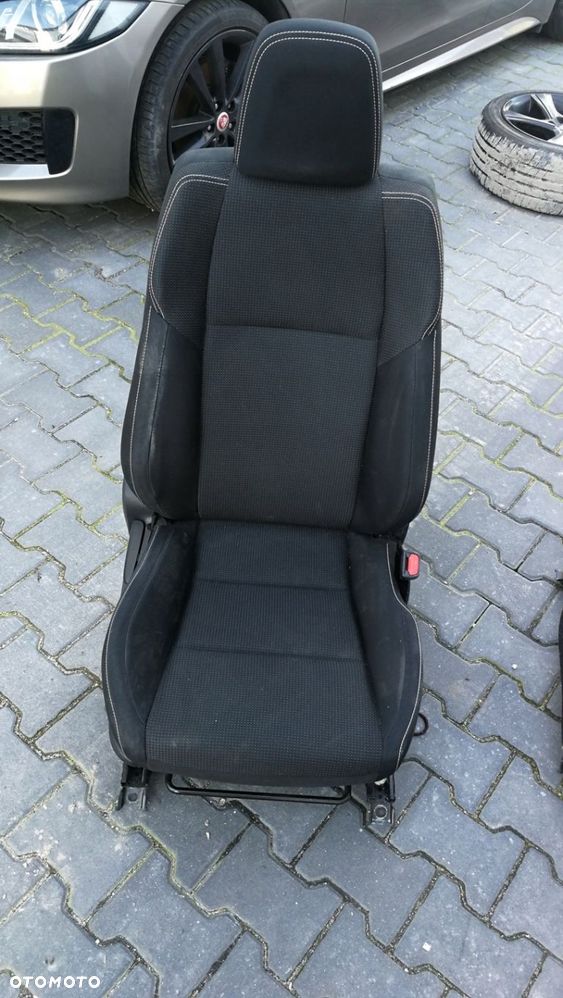 Fotel prawy przód pasażera Toyota RAV-4 IV lift 15-19 - 1