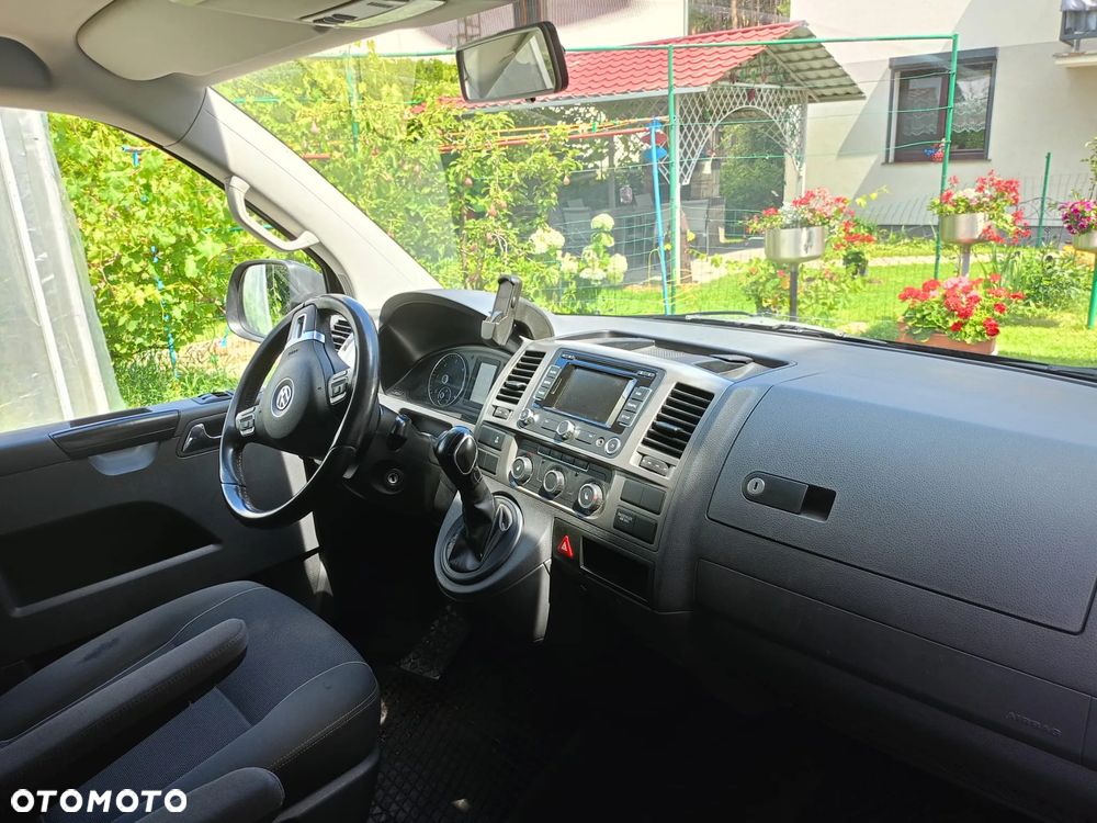 Volkswagen Multivan - 20