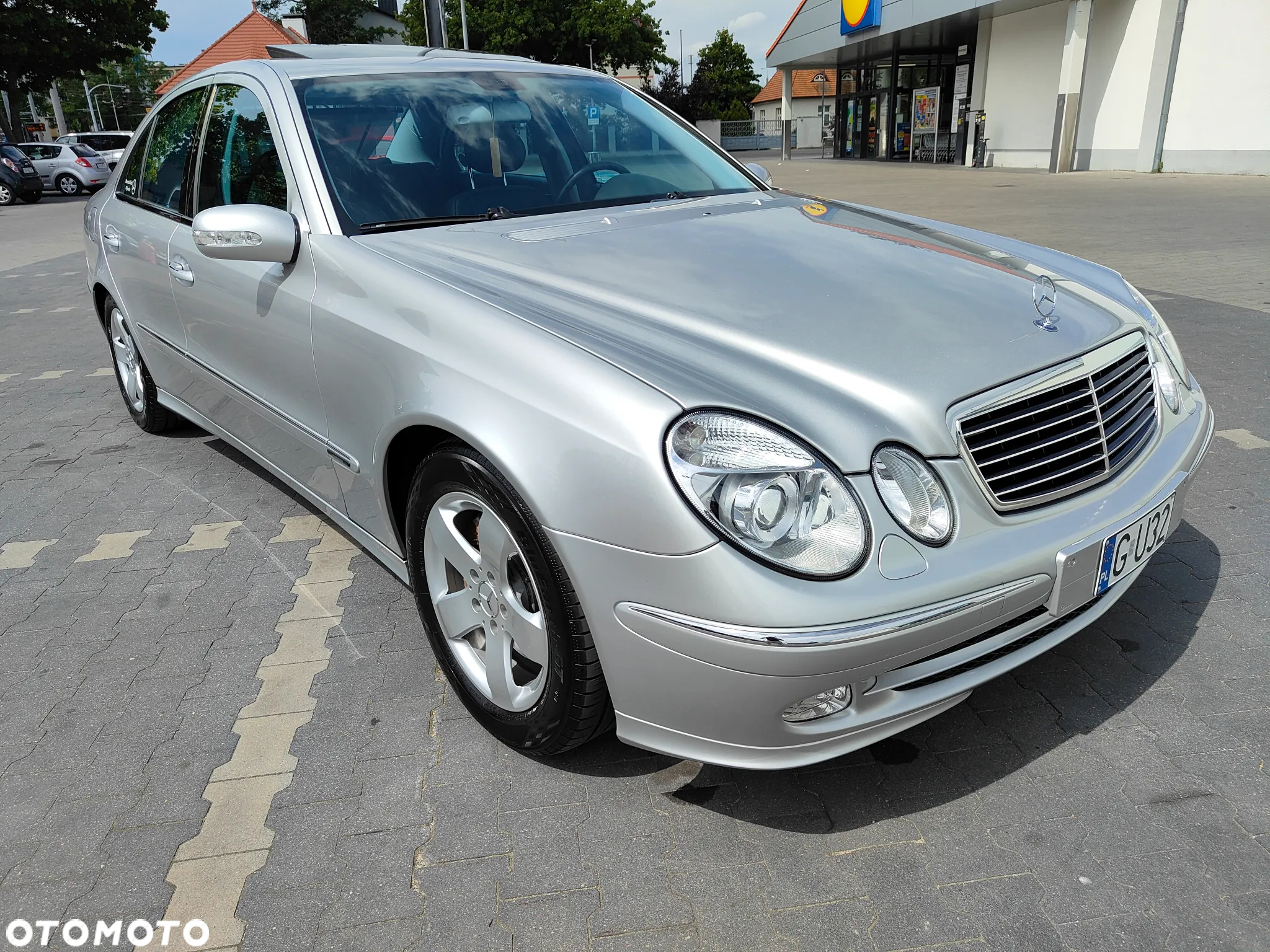Mercedes-Benz Klasa E 320 4Matic Automatik Avantgarde - 2