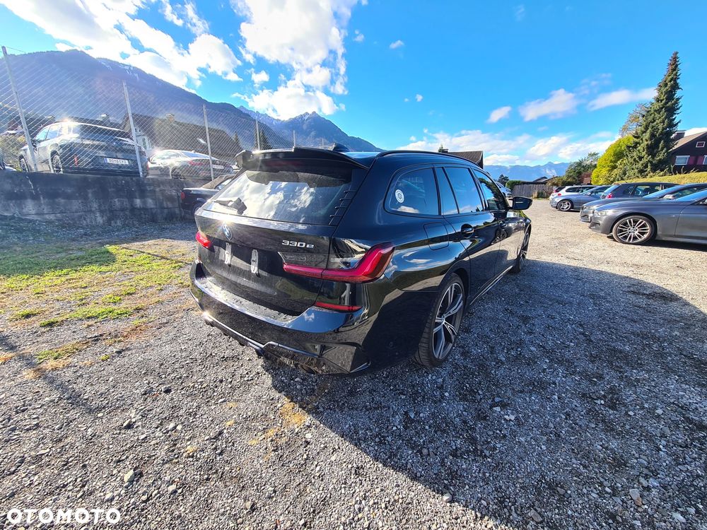 BMW Seria 3 330e xDrive M Sport - 11
