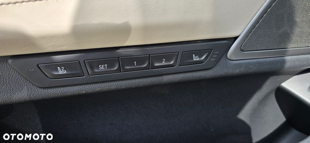 BMW Seria 7 750i xDrive sport - 8
