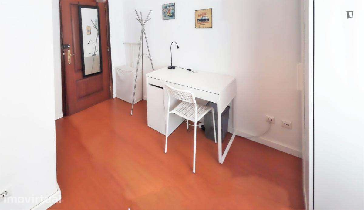 Quarto - localizado em Santos Lisbon - Grande imagem: 5/16
