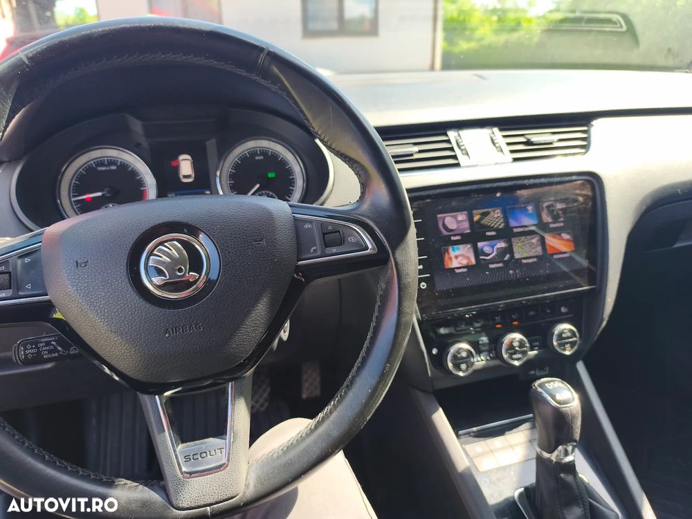 Skoda Octavia 2.0 TDI 4x4 DSG Scout - 11