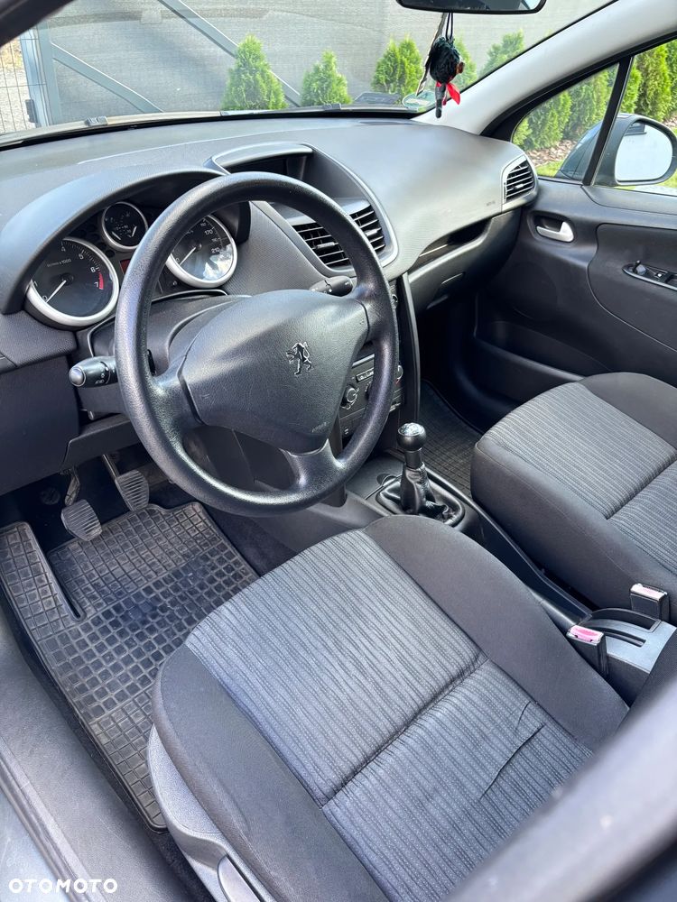 Peugeot 207 - 7