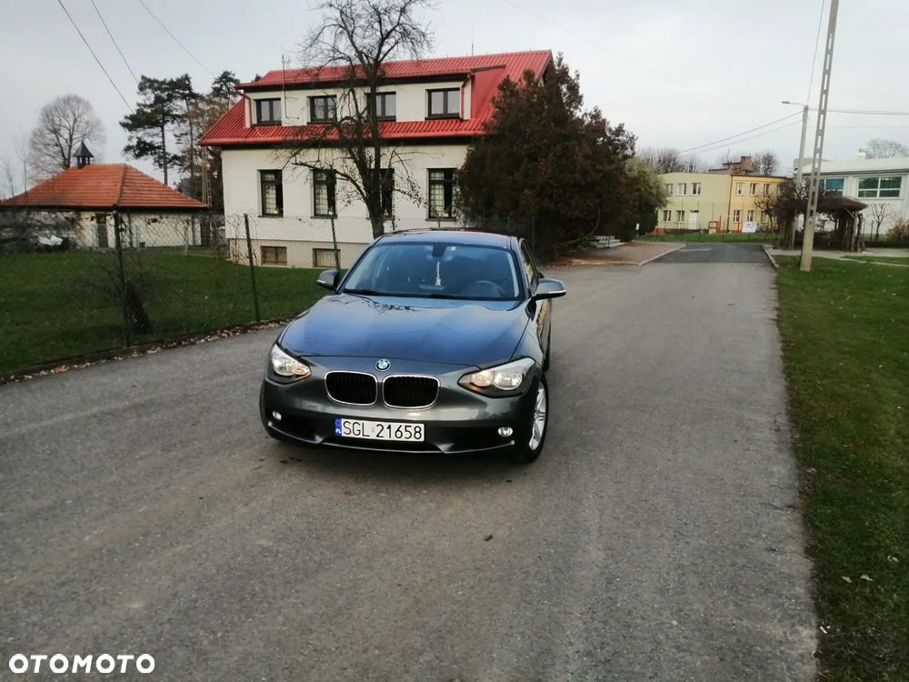 BMW Seria 1 116d Sport Line - 2